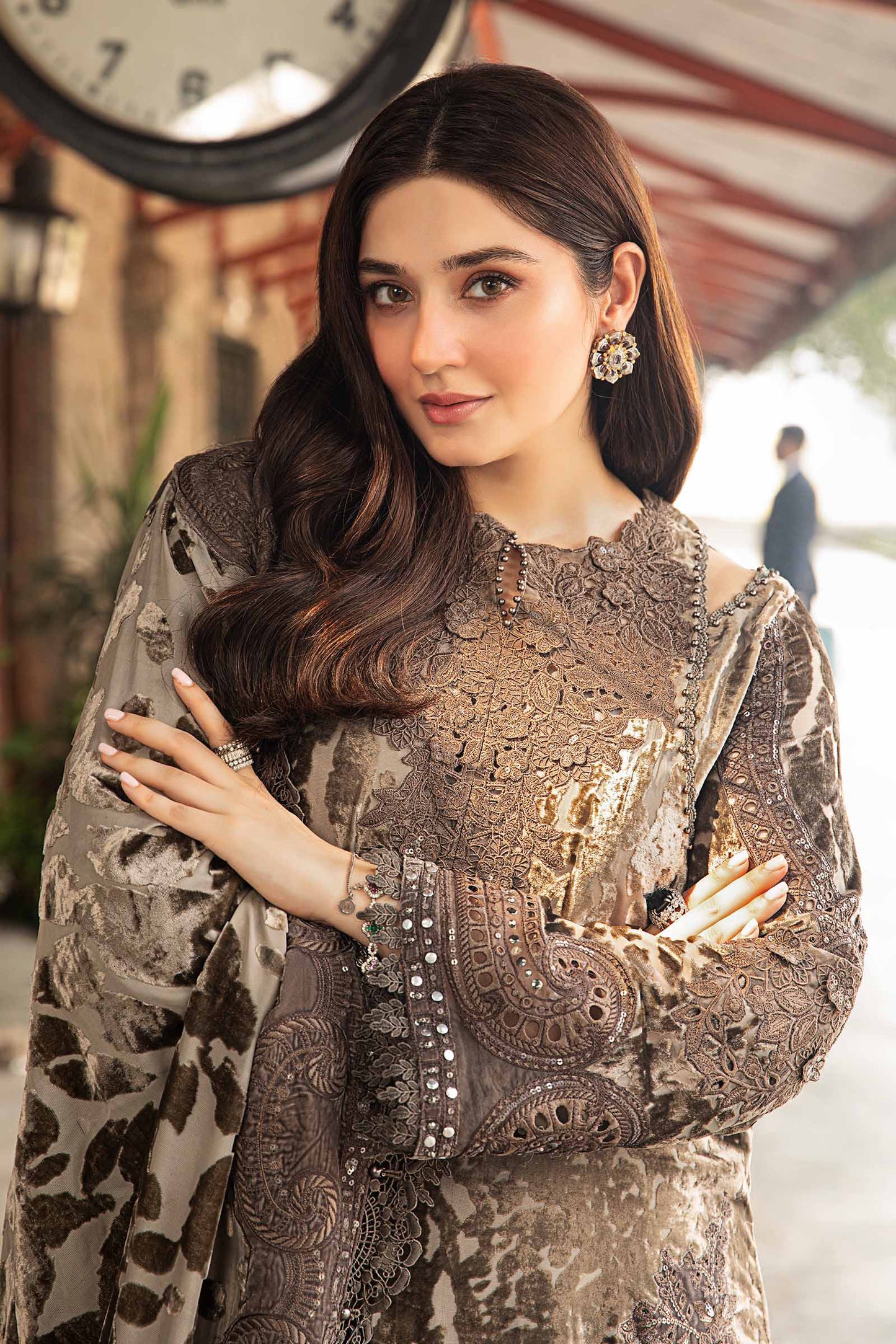 MARIA B 3 Piece Unstitched Embroidered LILEN Suit 529w