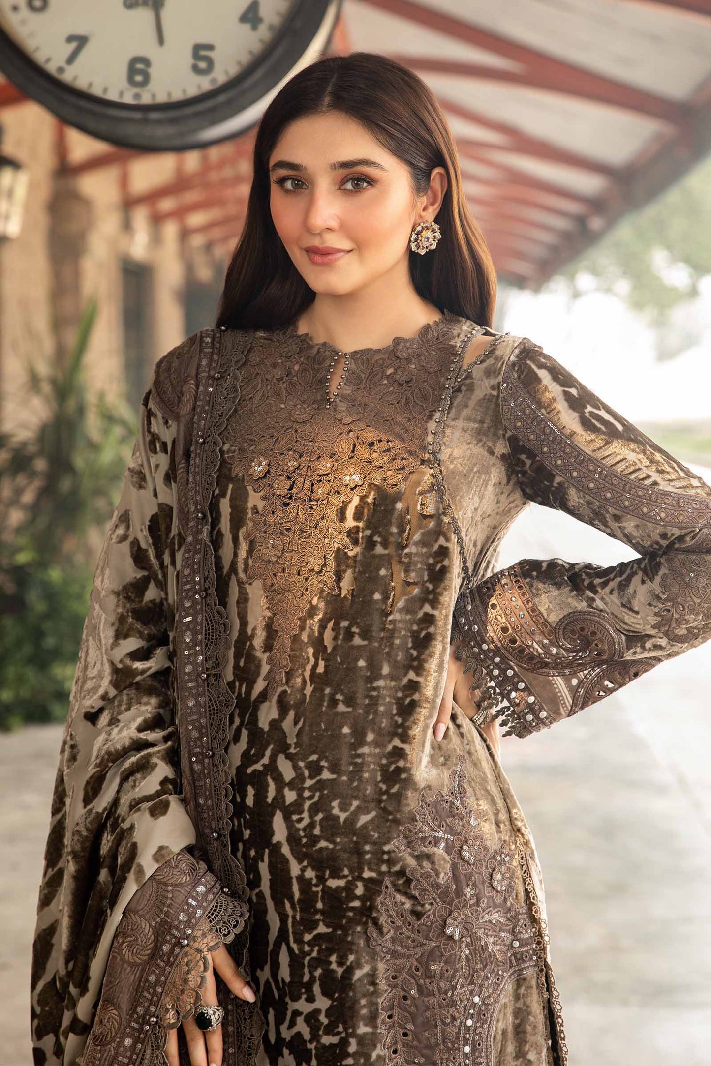 MARIA B 3 Piece Unstitched Embroidered LILEN Suit 529w