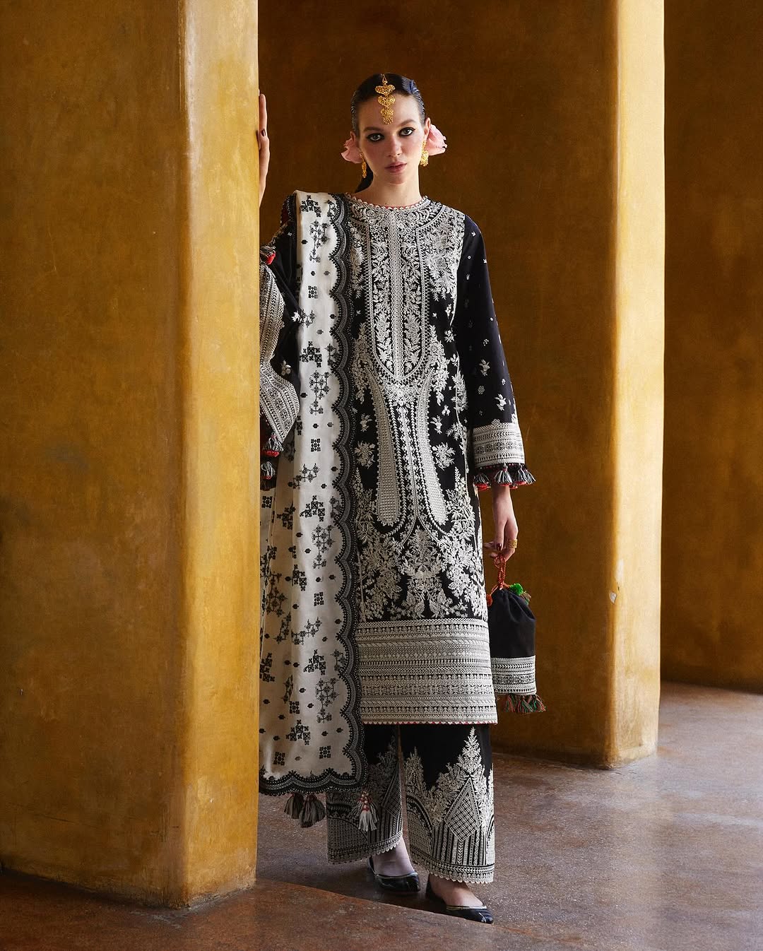 3 Piece Unstitched Fully Embroidered lawn fabric with Embroidered Bamber Chiffon Dupatta-MB2615